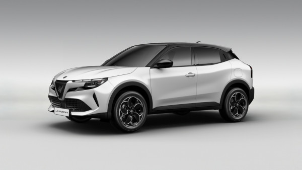 Alfa Romeo Junior Ibrida IBRIDA Q4 1.2 48V-Hybrid 107 kW 145 hp 6-DCT